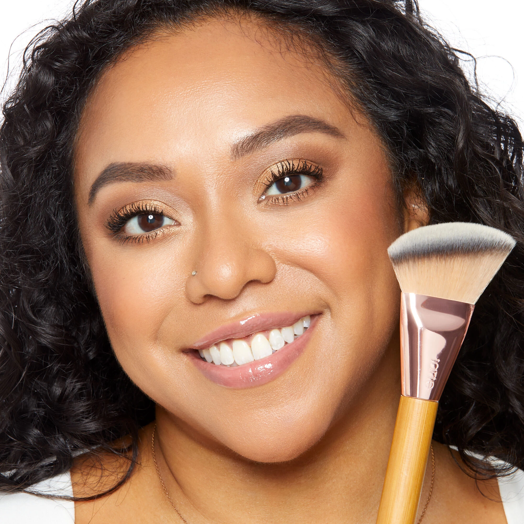 Cheek Lifter Brush 4 Cheek Lifter Brush - Image 2