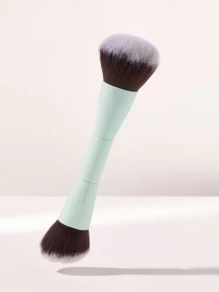 Breezy Cream Face Brush