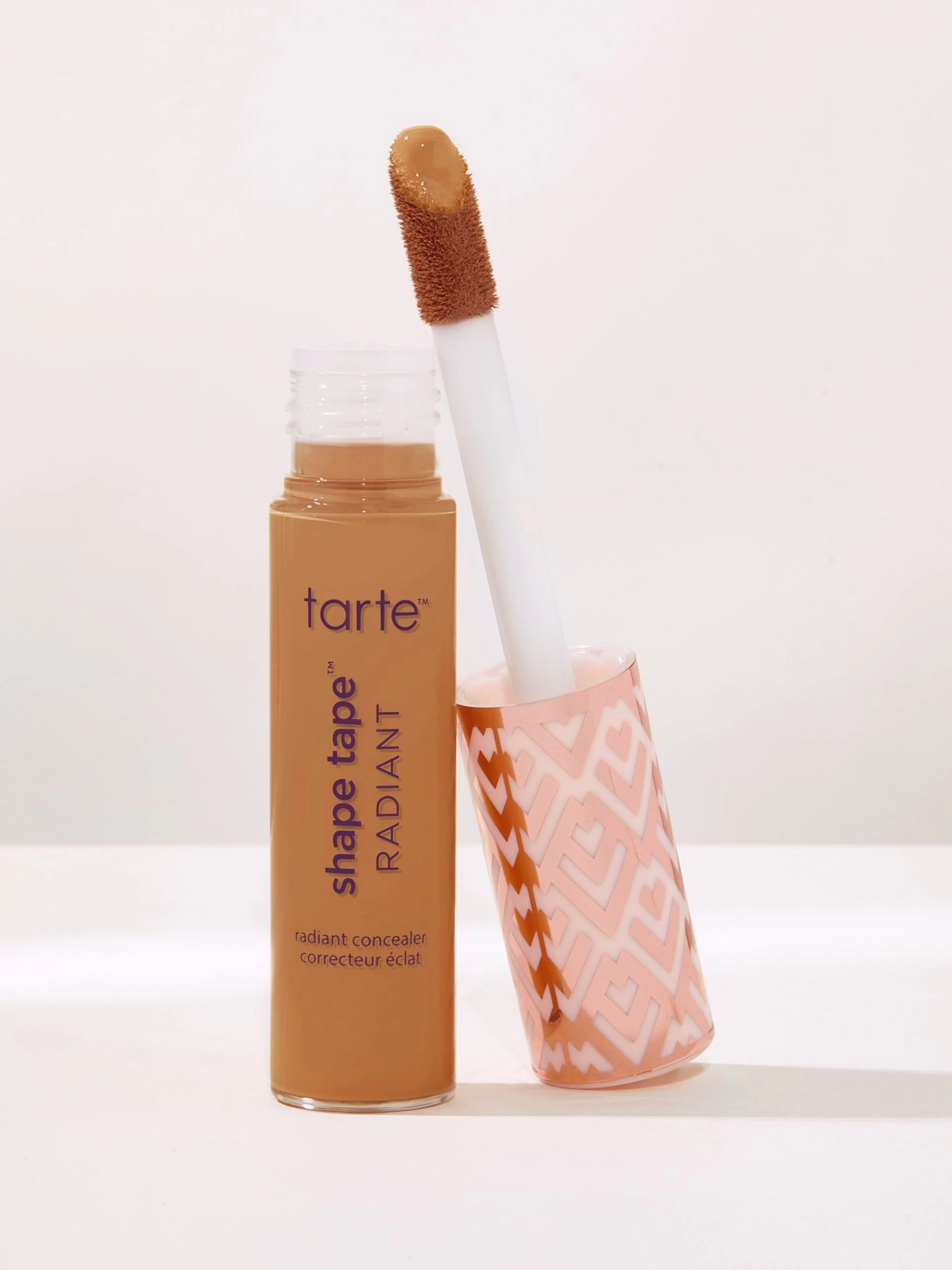 Shape Tape™ Radiant Medium Coverage Concealer 3 Shape Tape™ Radiant Medium Coverage Concealer