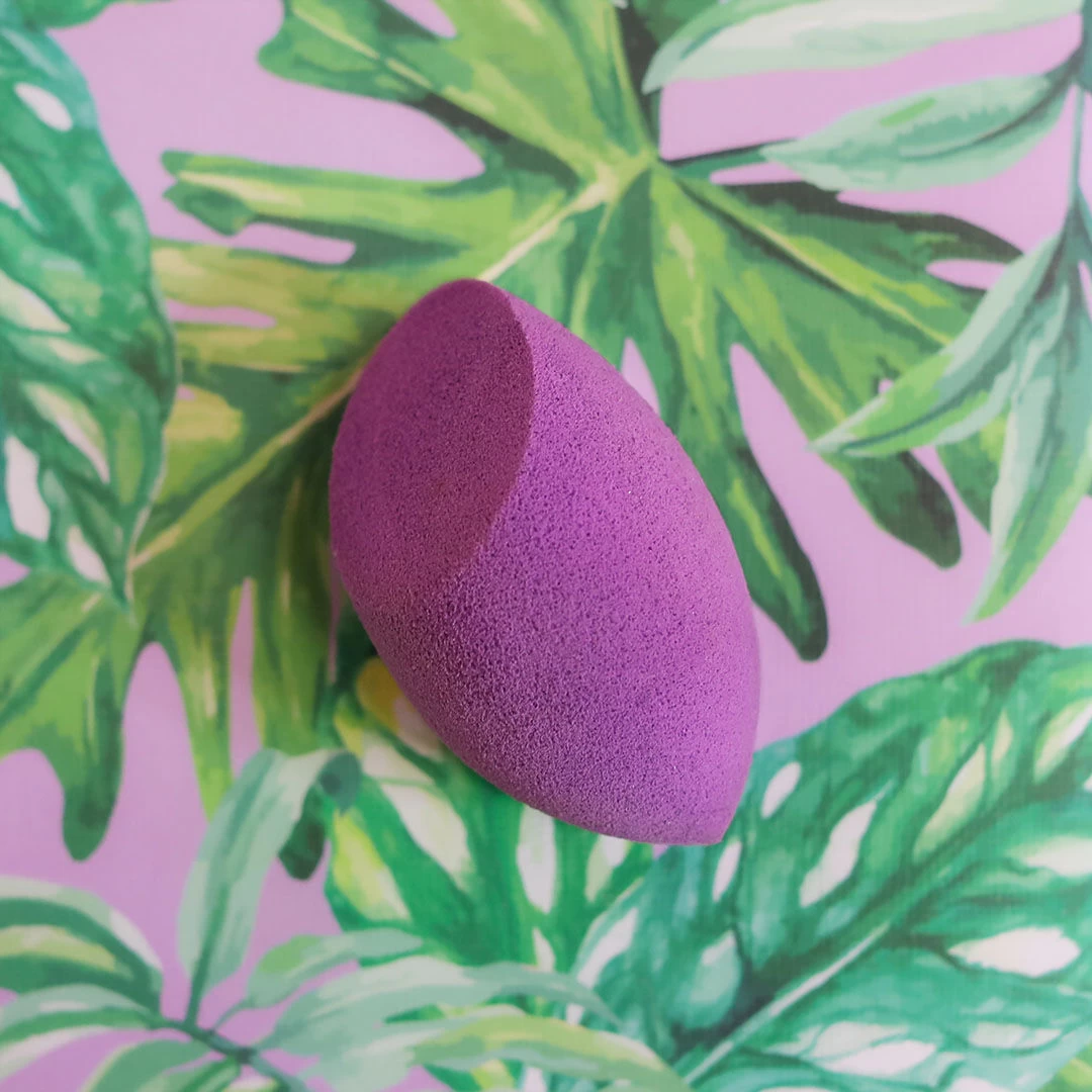 Shape Tape™ Quickie Blending Sponge 4 Shape Tape™ Quickie Blending Sponge - Image 2