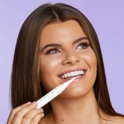 Pearly Girl Vegan Teeth Whitening Pen -tarte sale shop 943 pearly girl vegan teeth whitening pen ATHLEISURE model ALT