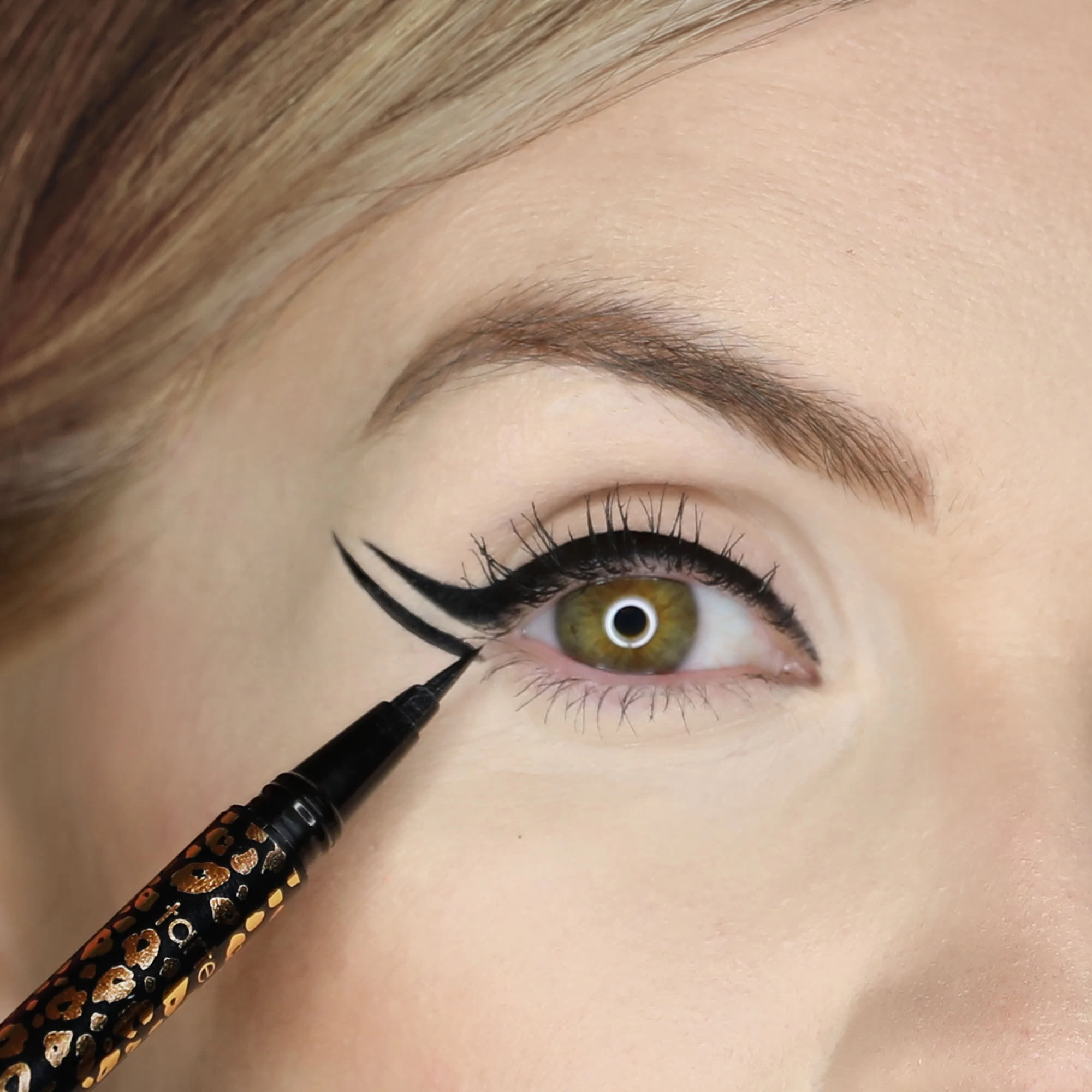 Maneater™ Liquid Eyeliner 5 Maneater™ Liquid Eyeliner - Image 3